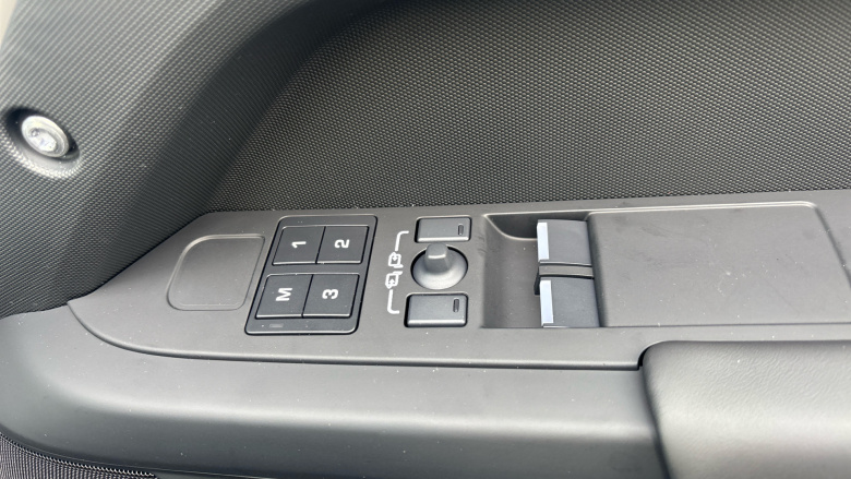 Land Rover Defender 3.0 D350 X-Dynamic HSE 90 3dr Auto Diesel Estate